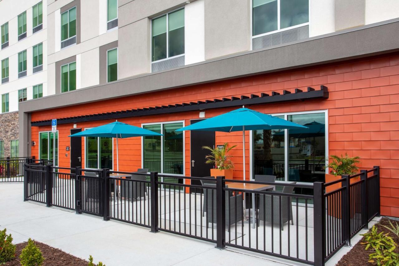 Hampton Inn & Suites North Port, Fl Exterior photo