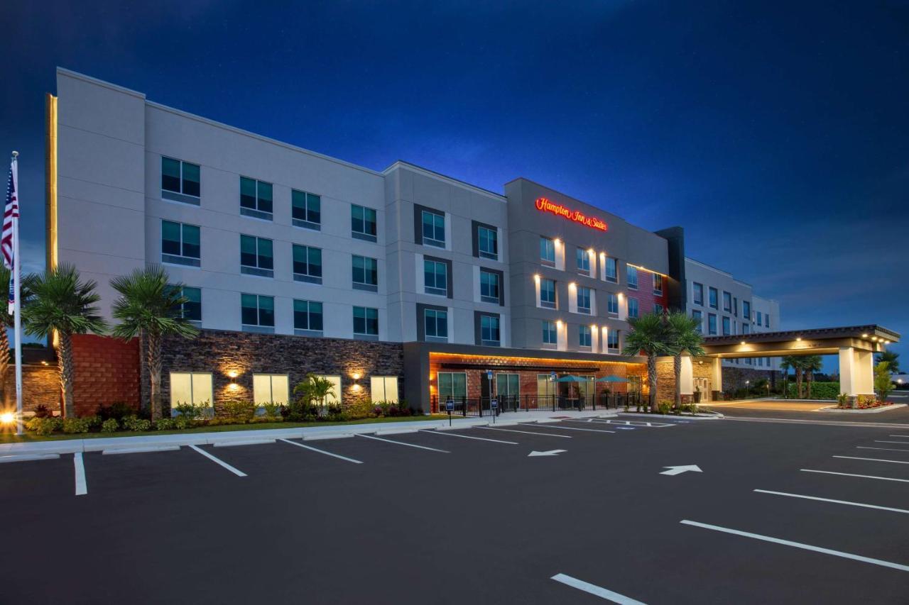 Hampton Inn & Suites North Port, Fl Exterior photo